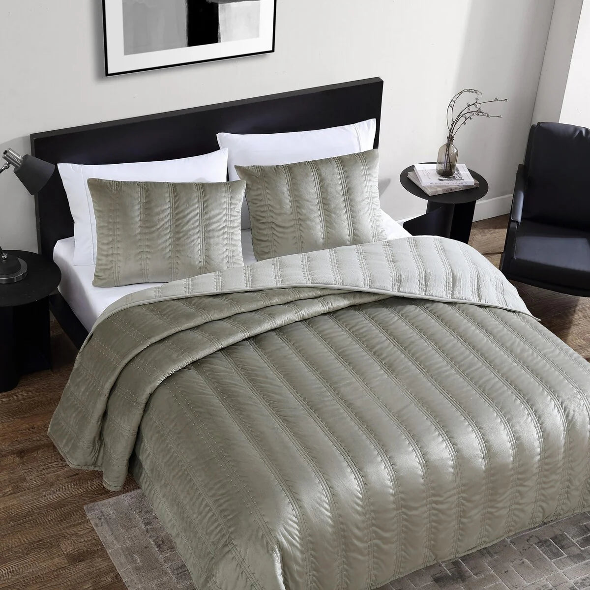 Vera Wang Velvet Linear Stitch Solid Quilt Set
