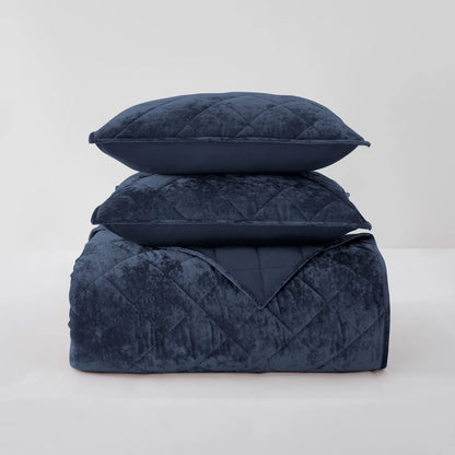 Wonderful Diamond Velvet 3 Piece Quilt Set