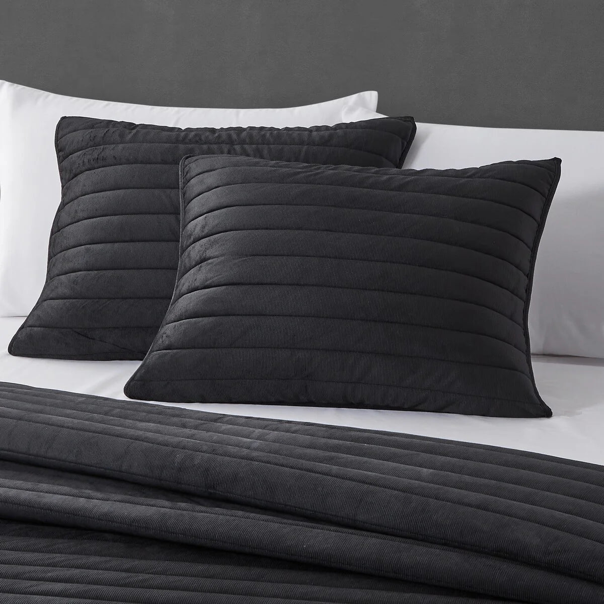 Valencia Quilt Set