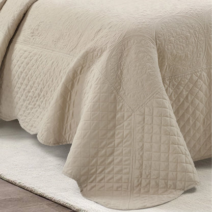Lush Decor Medallion Scallop Bedspread Set