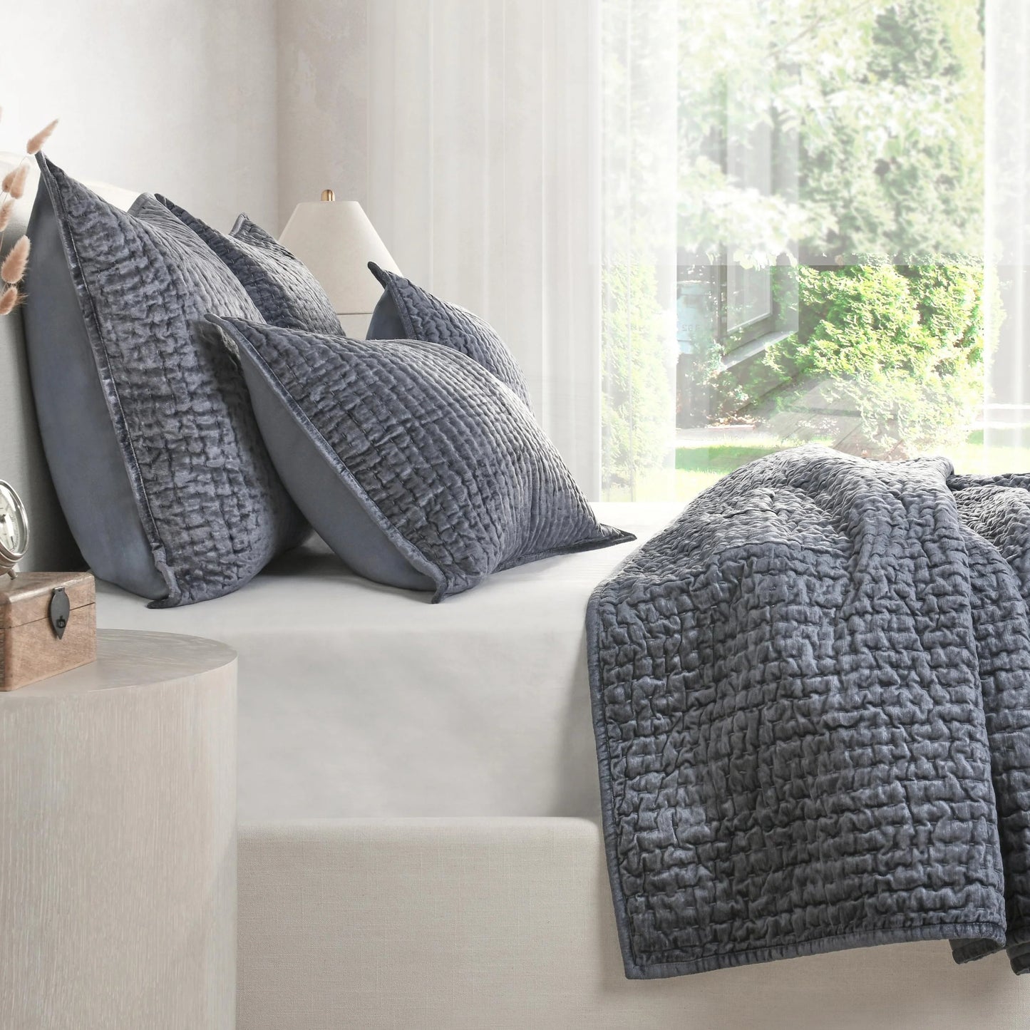 Dimitry 100% Rayon Velvet Quilt by Kosas Home