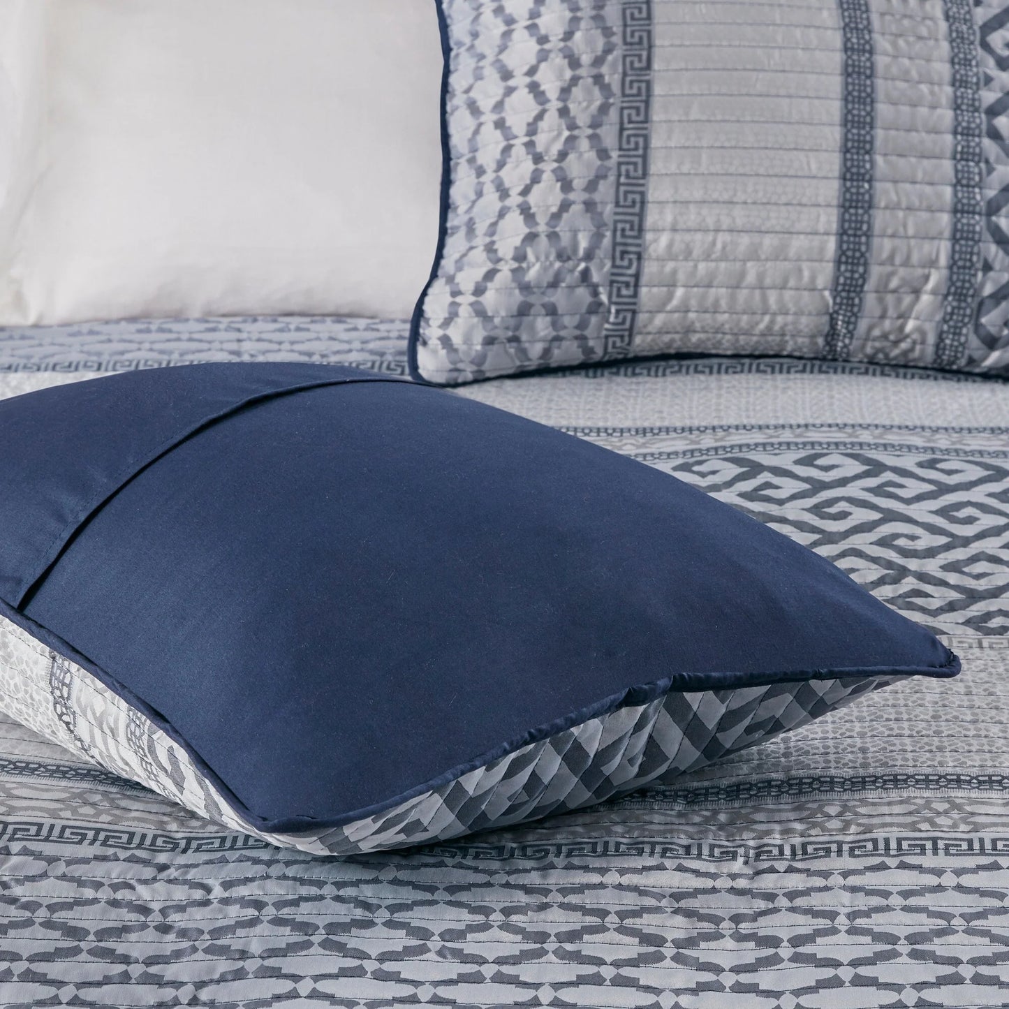 Madison Park Christian 4 Piece Jacquard Quilt Set with Throw Pillow