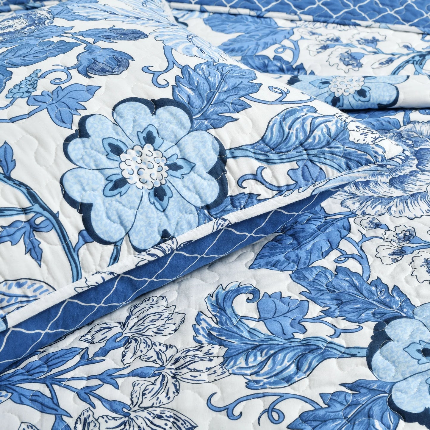 The Curated Nomad Chorro 3-piece Quilt Set