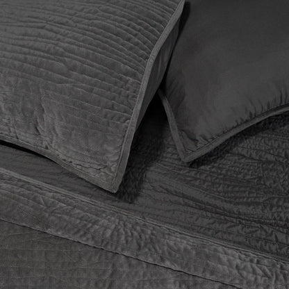 Wonderful Velvet 3 Piece Quilt Set