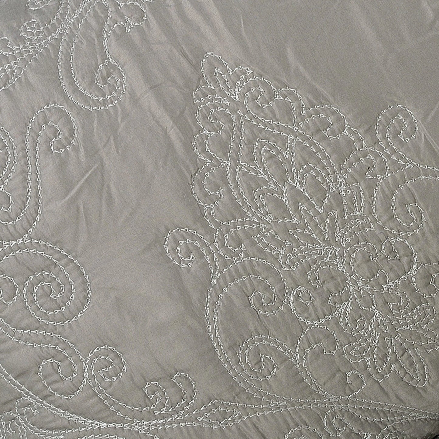 Serenta Damask Oversized 4-piece Bedspread Set