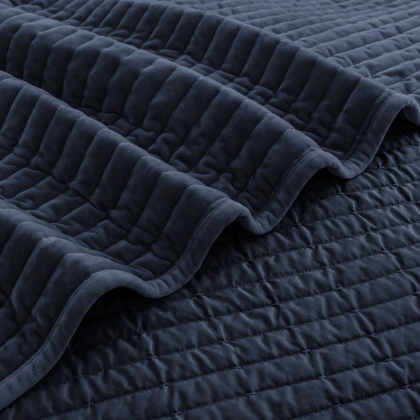 Wonderful Velvet 3 Piece Quilt Set