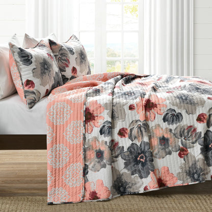 Levine Reversible Floral/ Damask 3-piece Quilt Set