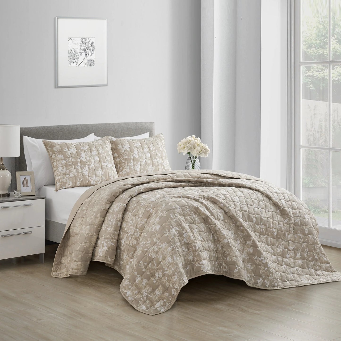Wonderful Sophia Lightweight Floral Quilt Set
