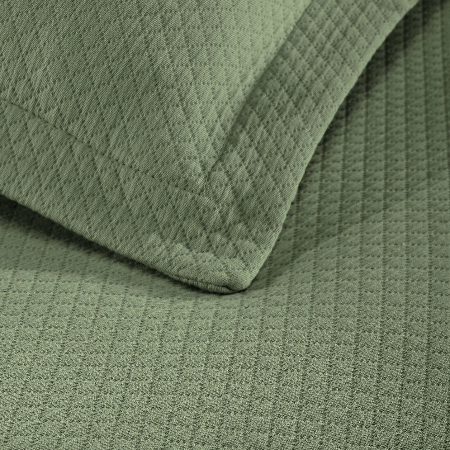 Superior Solitaire Cotton Decorative Bedspread Set