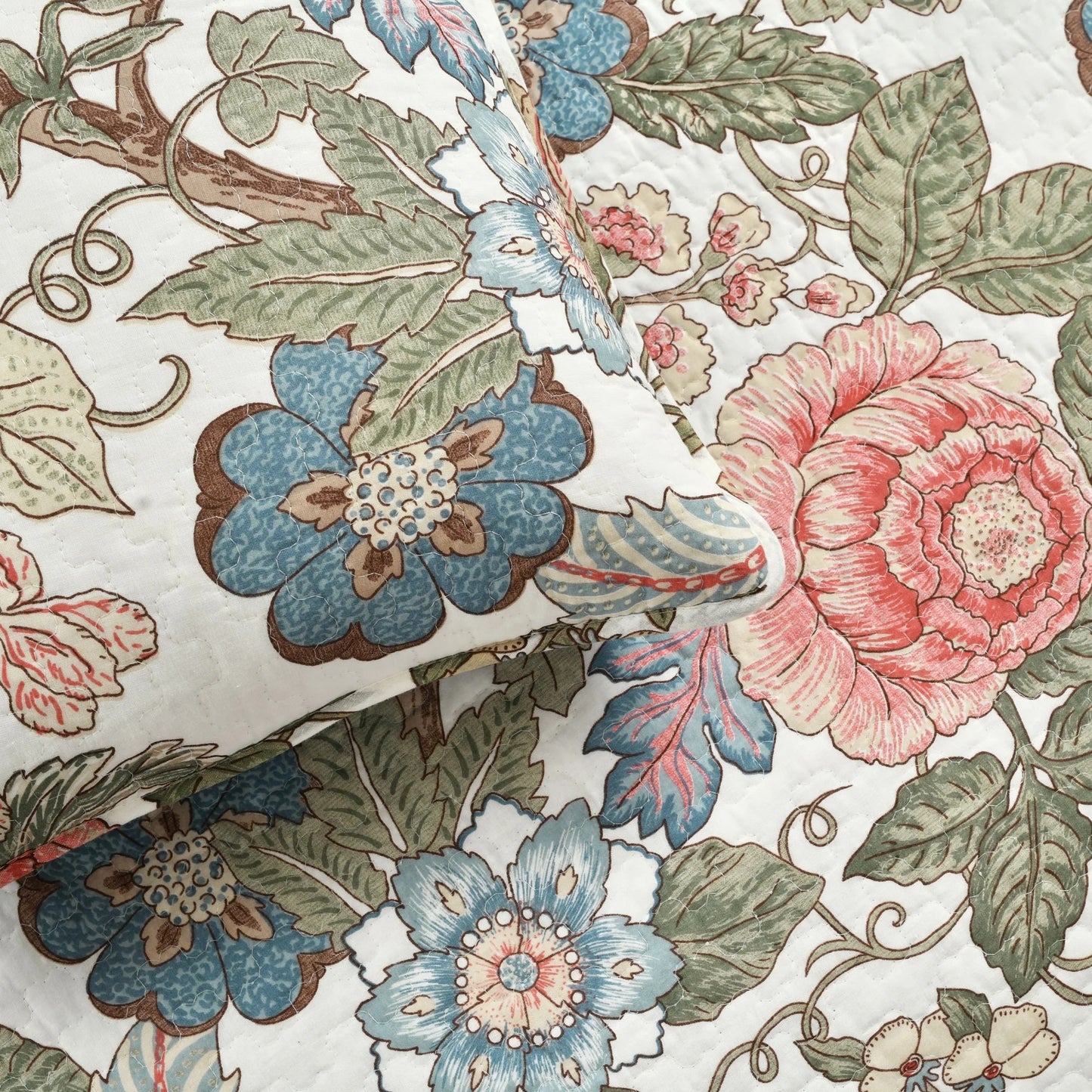 The Curated Nomad Chorro 3-piece Quilt Set