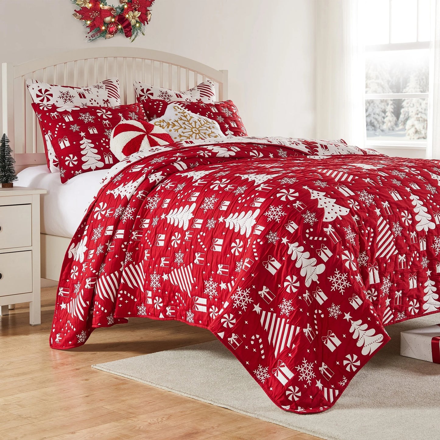 Greenland Home Novelty Holiday Reversible Matelassé Coverlet Set