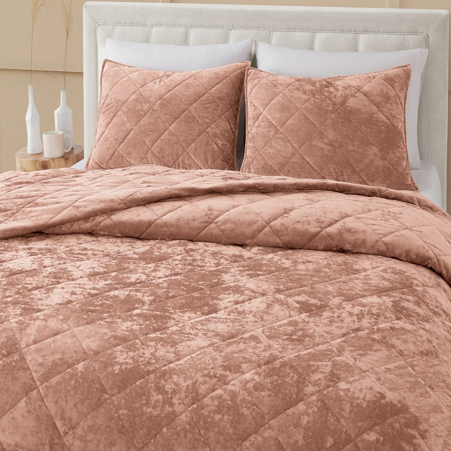 Wonderful Diamond Velvet 3 Piece Quilt Set