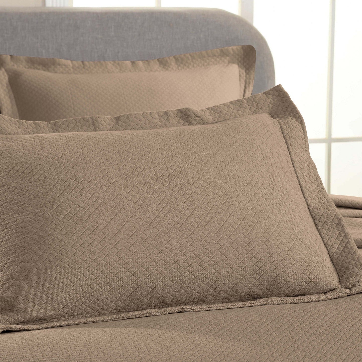Superior Solitaire Cotton Decorative Bedspread Set
