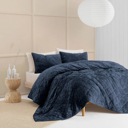 Wonderful Diamond Velvet 3 Piece Quilt Set