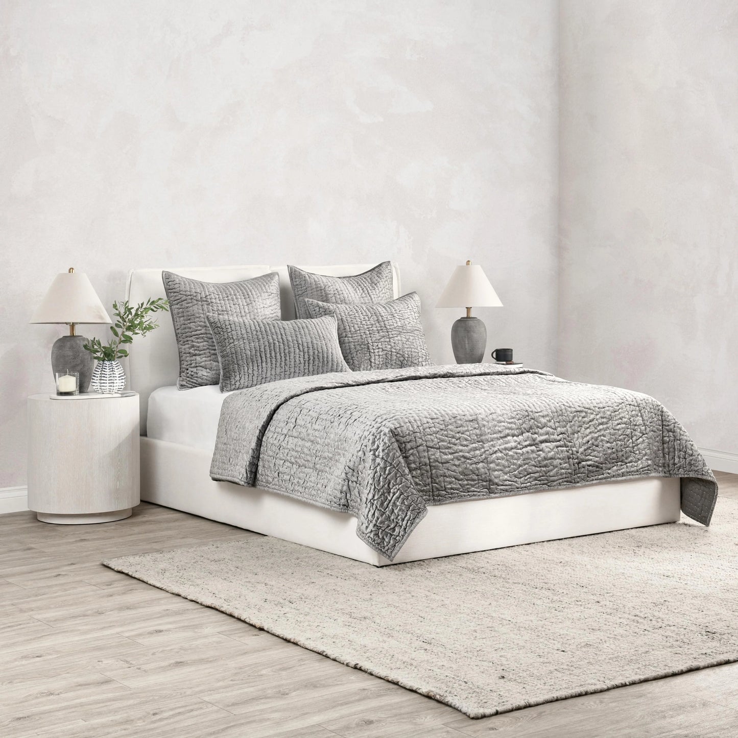 Dimitry 100% Rayon Velvet Quilt by Kosas Home