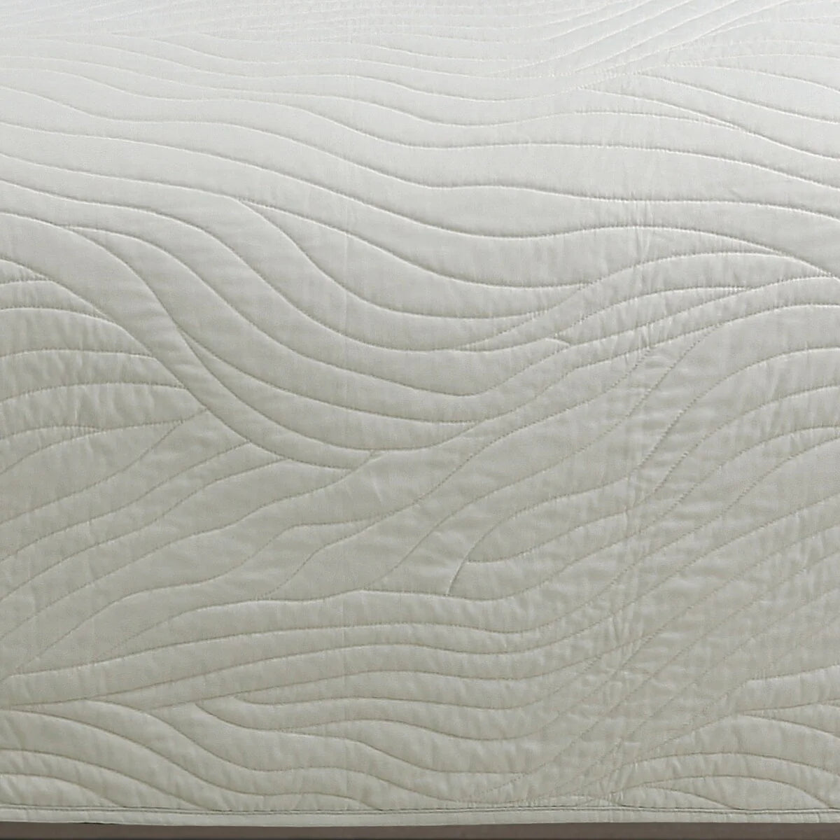Calista Quilt Set