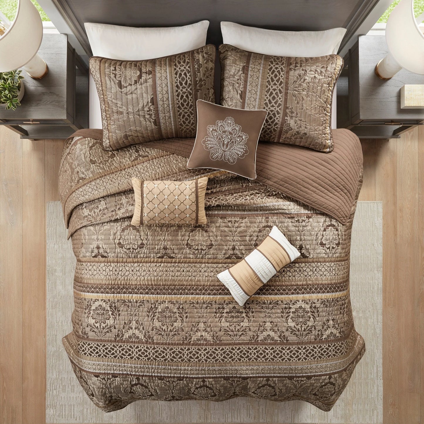 Madison Park Venetian 6 Piece Jacquard Quilt Set with Throw Pillows