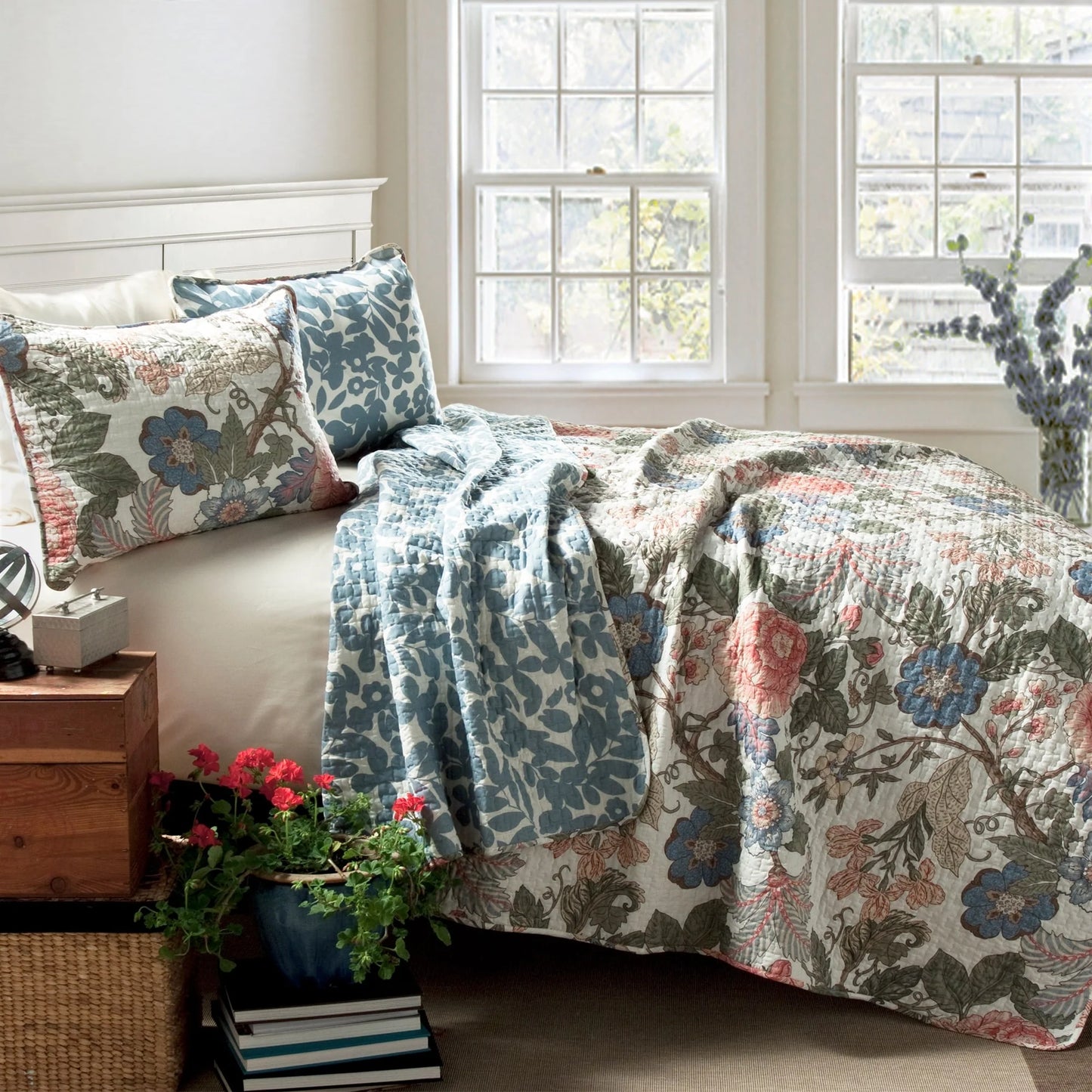The Curated Nomad Chorro 3-piece Quilt Set