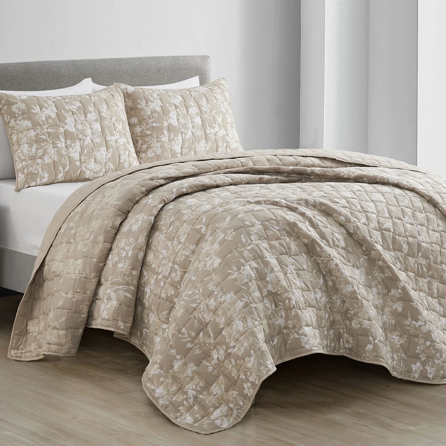 Wonderful Sophia Lightweight Floral Quilt Set