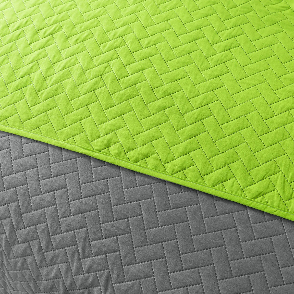 3-piece Fashionable Solid Embossed Quilt Set Bedspread Cover