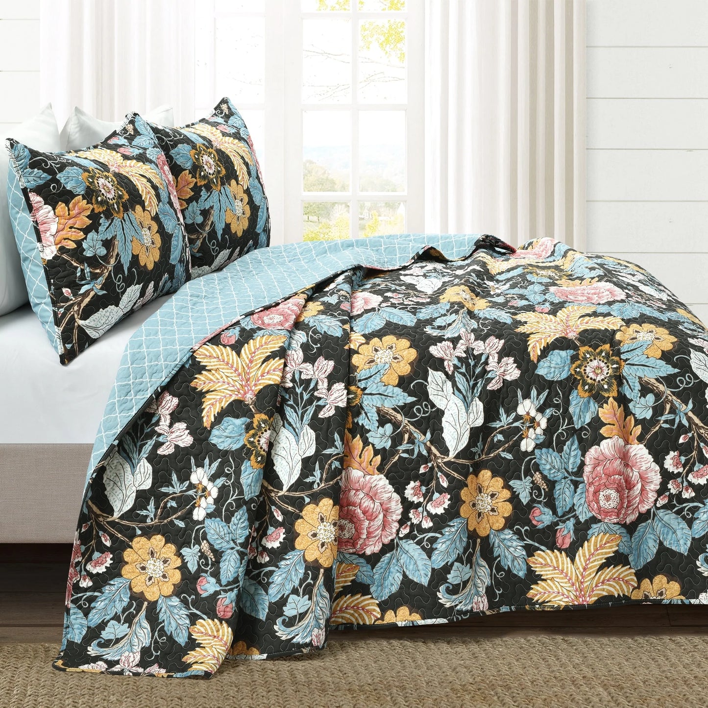 The Curated Nomad Chorro 3-piece Quilt Set