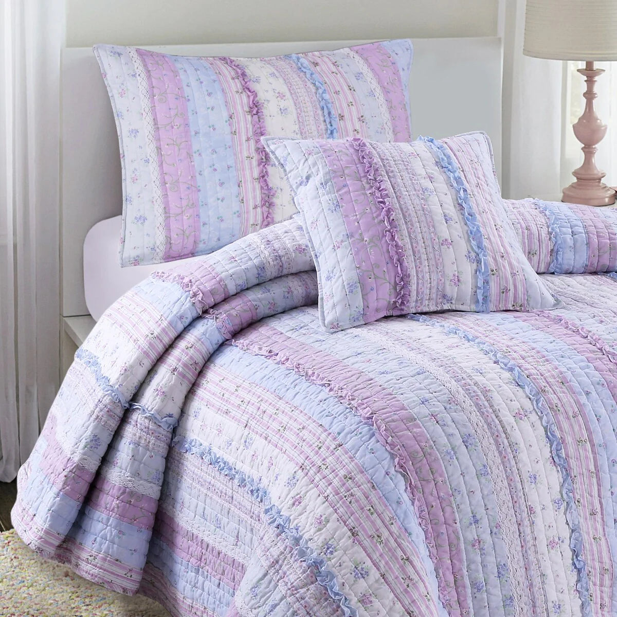 Porch & Den Gwinnett Chic Lace Quilt Bedding Set