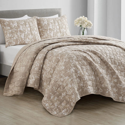 Wonderful Sophia Lightweight Floral Quilt Set