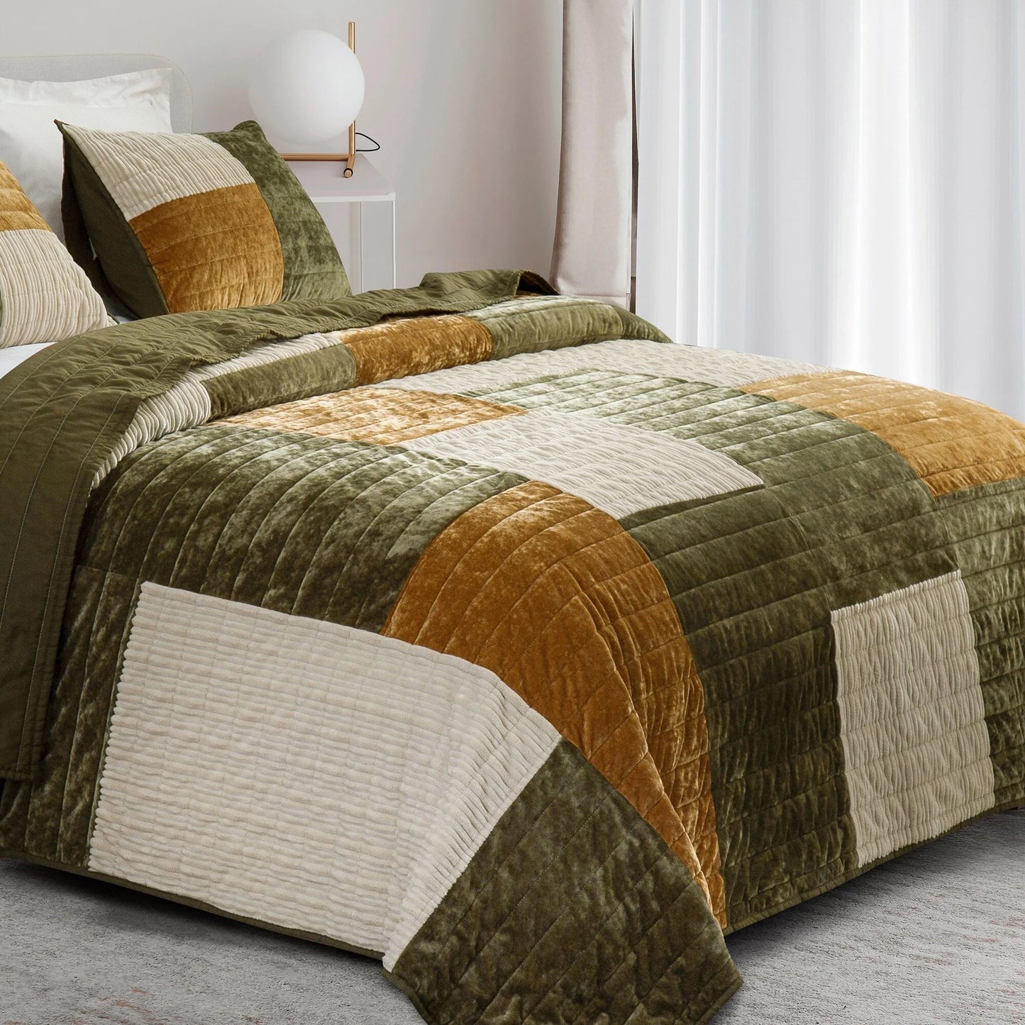 Wonderful Velvet 3 Piece Quilt Set
