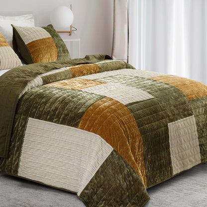 Wonderful Velvet 3 Piece Quilt Set