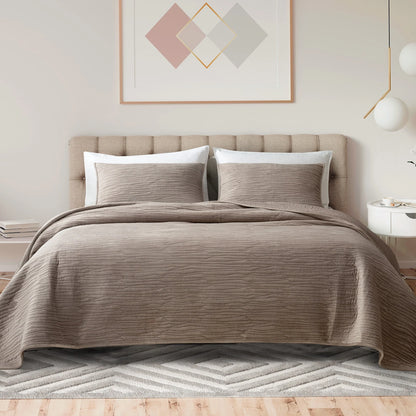 Wonderful Velvet 3 Piece Quilt Set