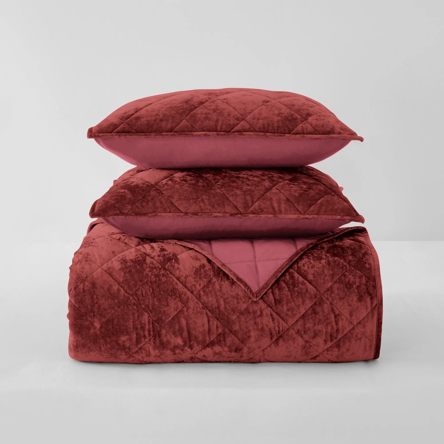 Wonderful Diamond Velvet 3 Piece Quilt Set