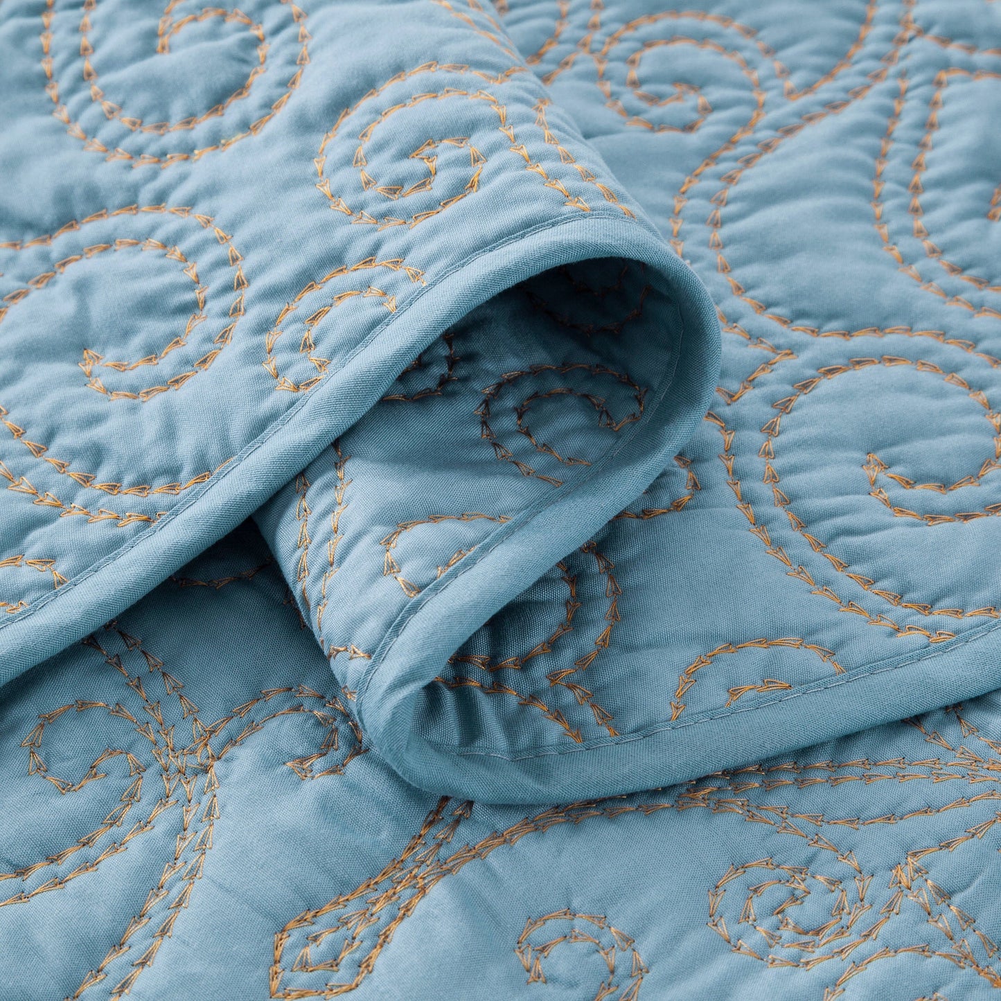 Serenta Damask Oversized 4-piece Bedspread Set