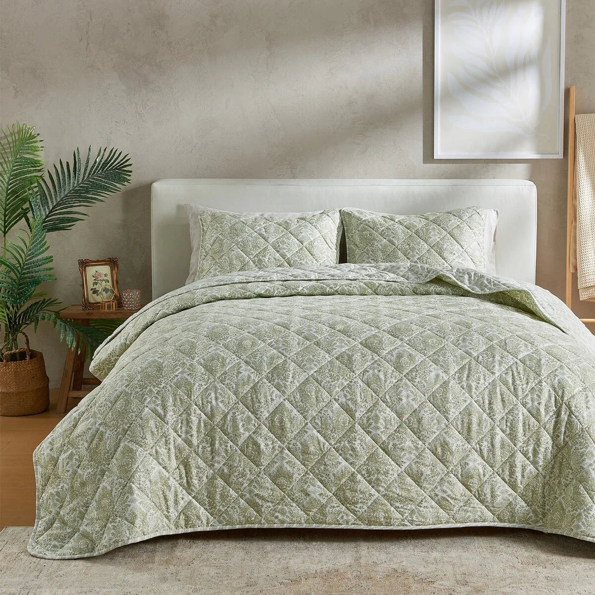 Patina Vie Maison Vintage Floral Printed Quilt Set with Shams