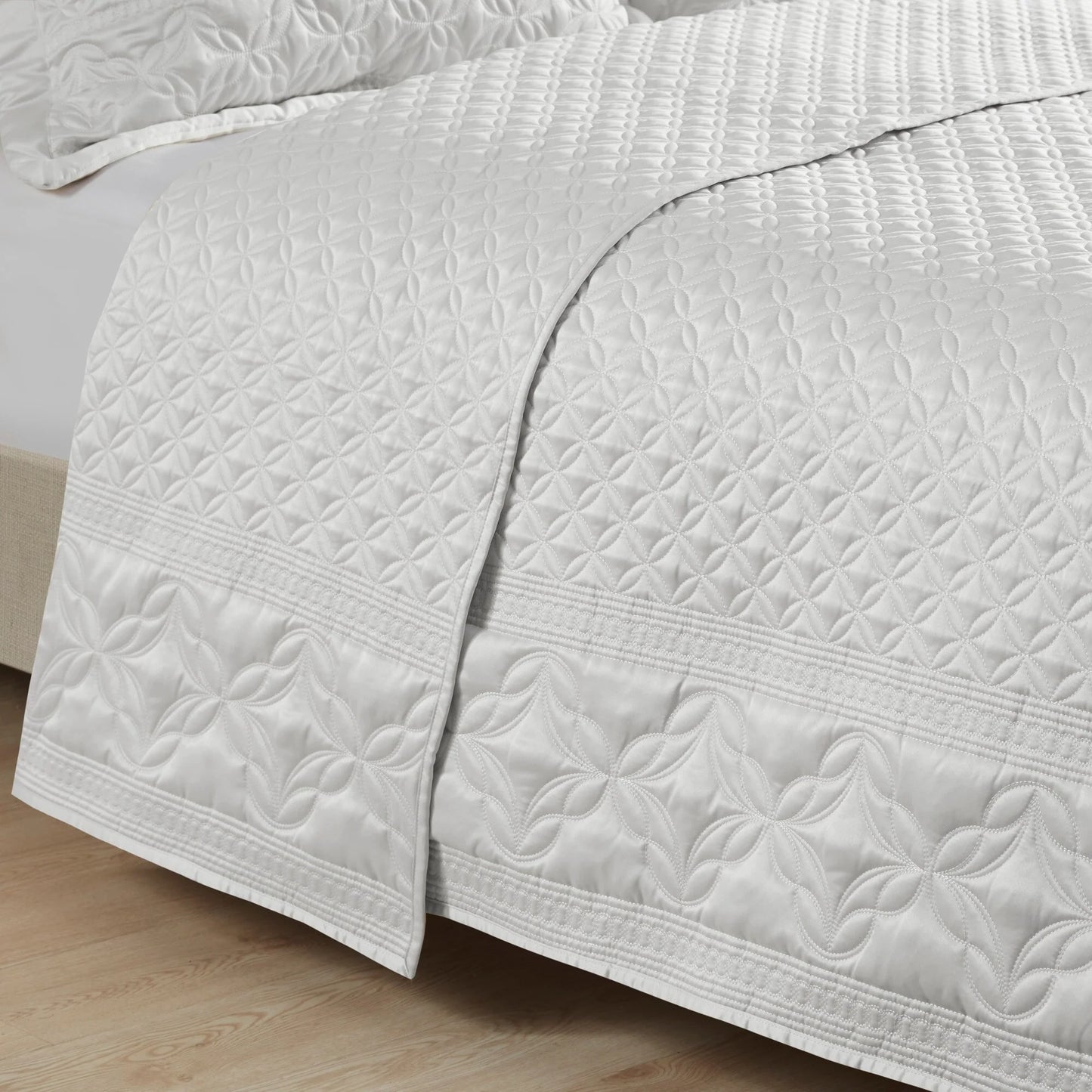 Croscill Versailles 3 Piece Quilt Set