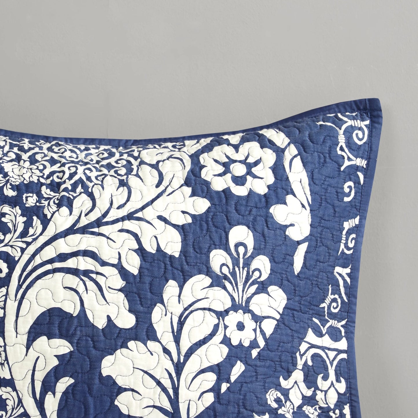 Madison Park Marcella 6 Piece Printed Cotton Quilt Set with Throw Pillows