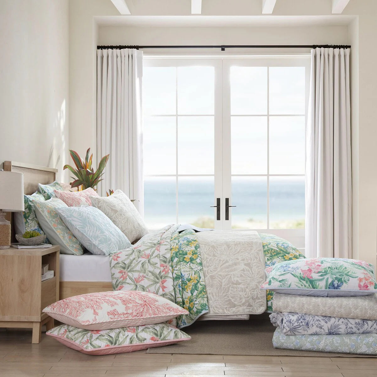 Tommy Bahama Pineapple Bloom Cotton Reversible Green Quilt Set