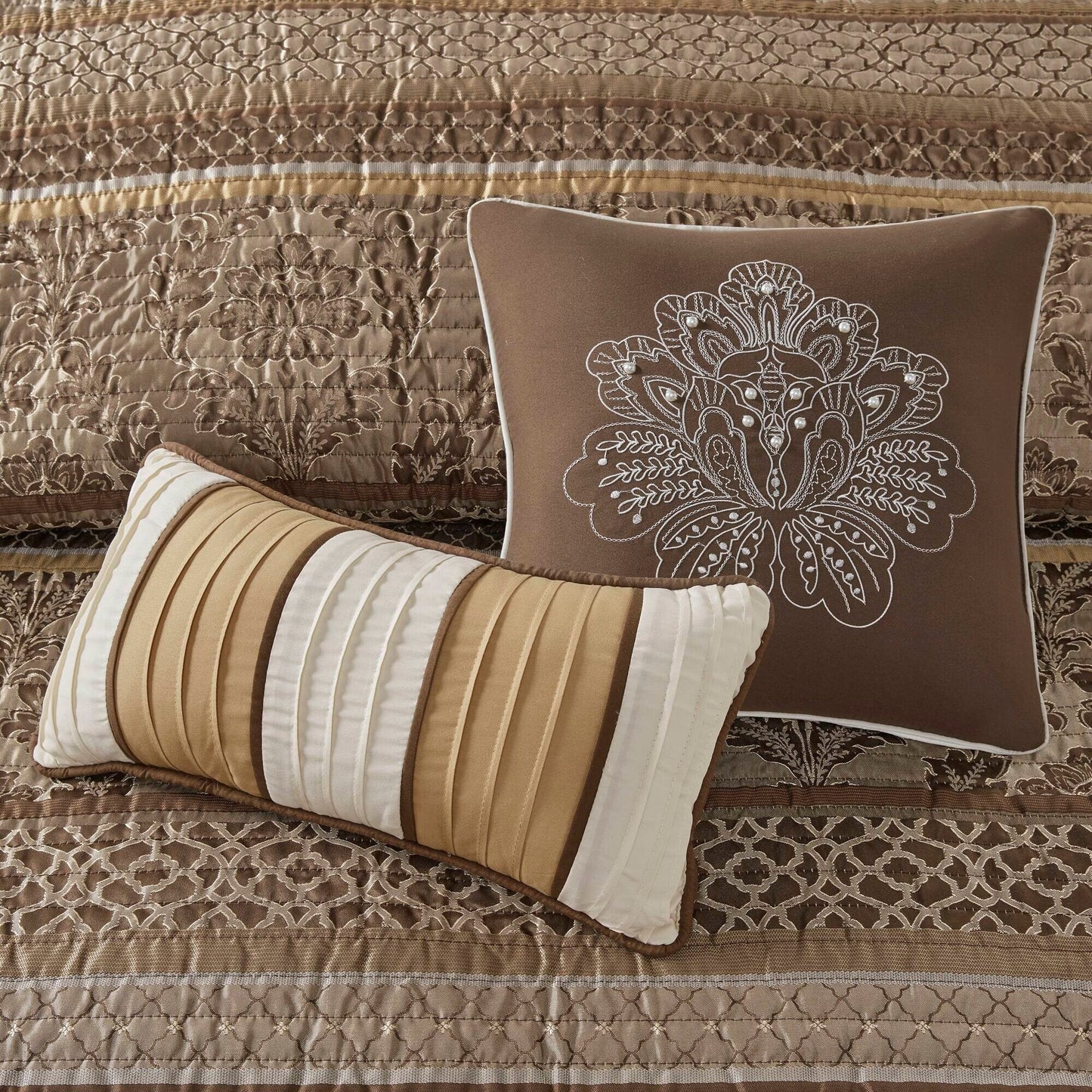 Madison Park Venetian 6 Piece Jacquard Quilt Set with Throw Pillows