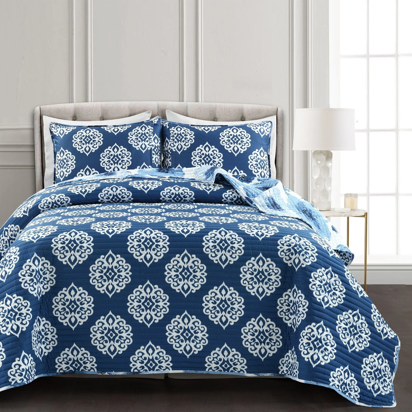Levine Reversible Floral/ Damask 3-piece Quilt Set