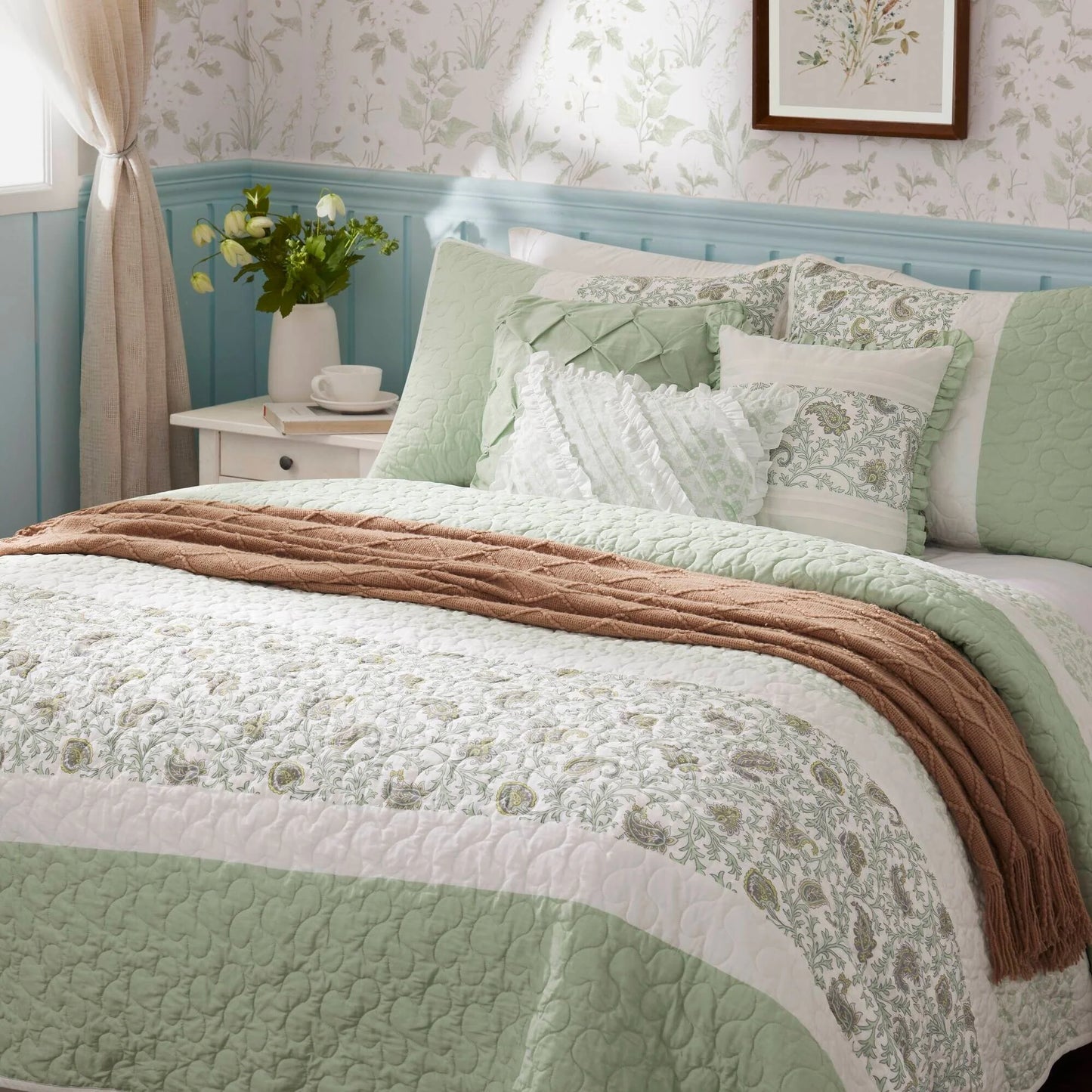 Madison Park Vanessa 6 Piece Cotton Percale Quilt Set with Throw Pillows