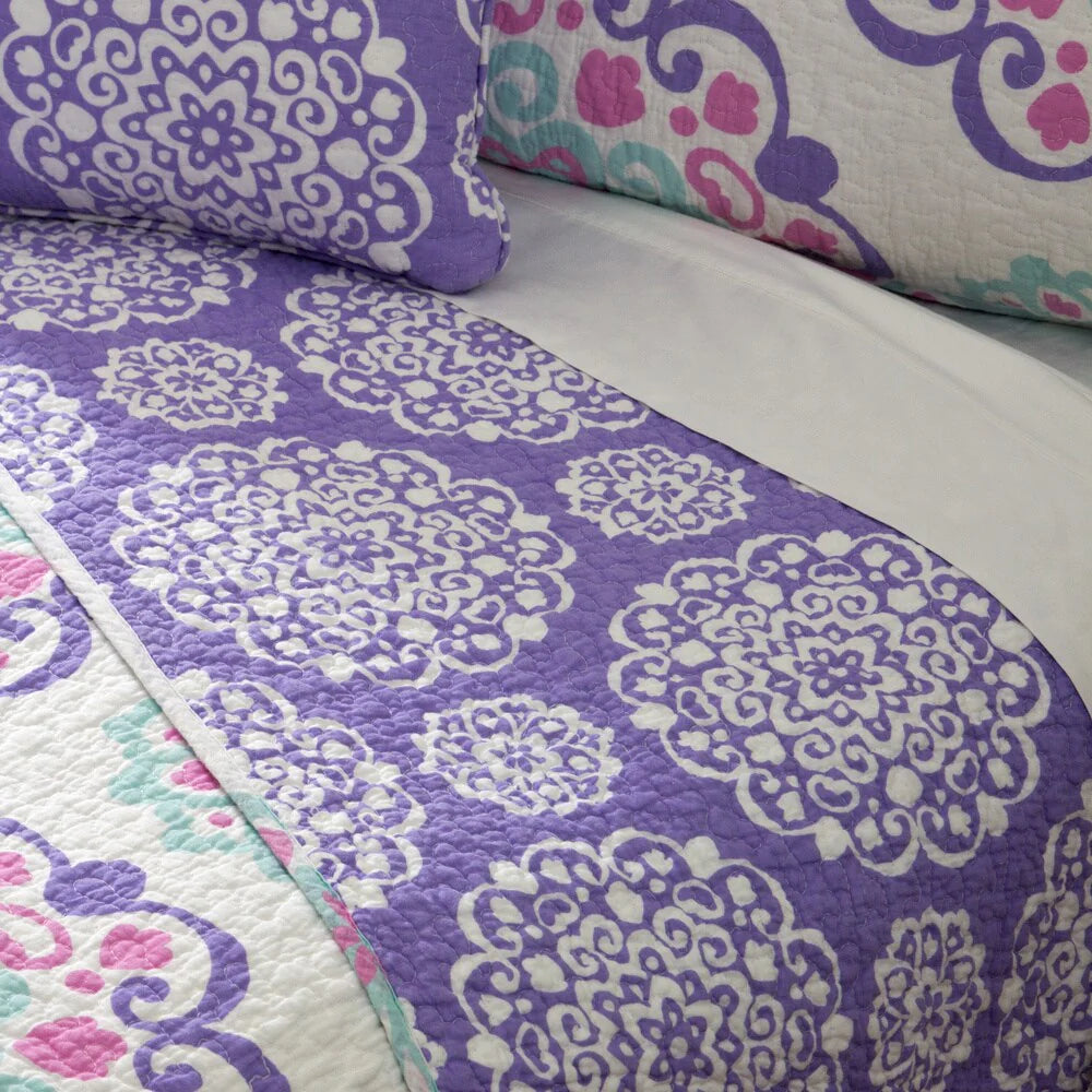 Vivian Lilac Medallion Cotton Reversible Quilt Set with Throw Pillow