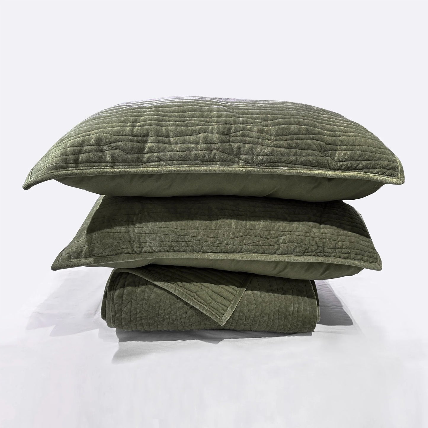 Wonderful Velvet 3 Piece Quilt Set