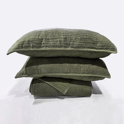 Wonderful Velvet 3 Piece Quilt Set