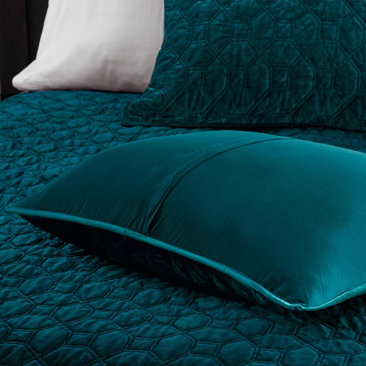 Madison Park Emery 3 Piece Velvet Quilt Set