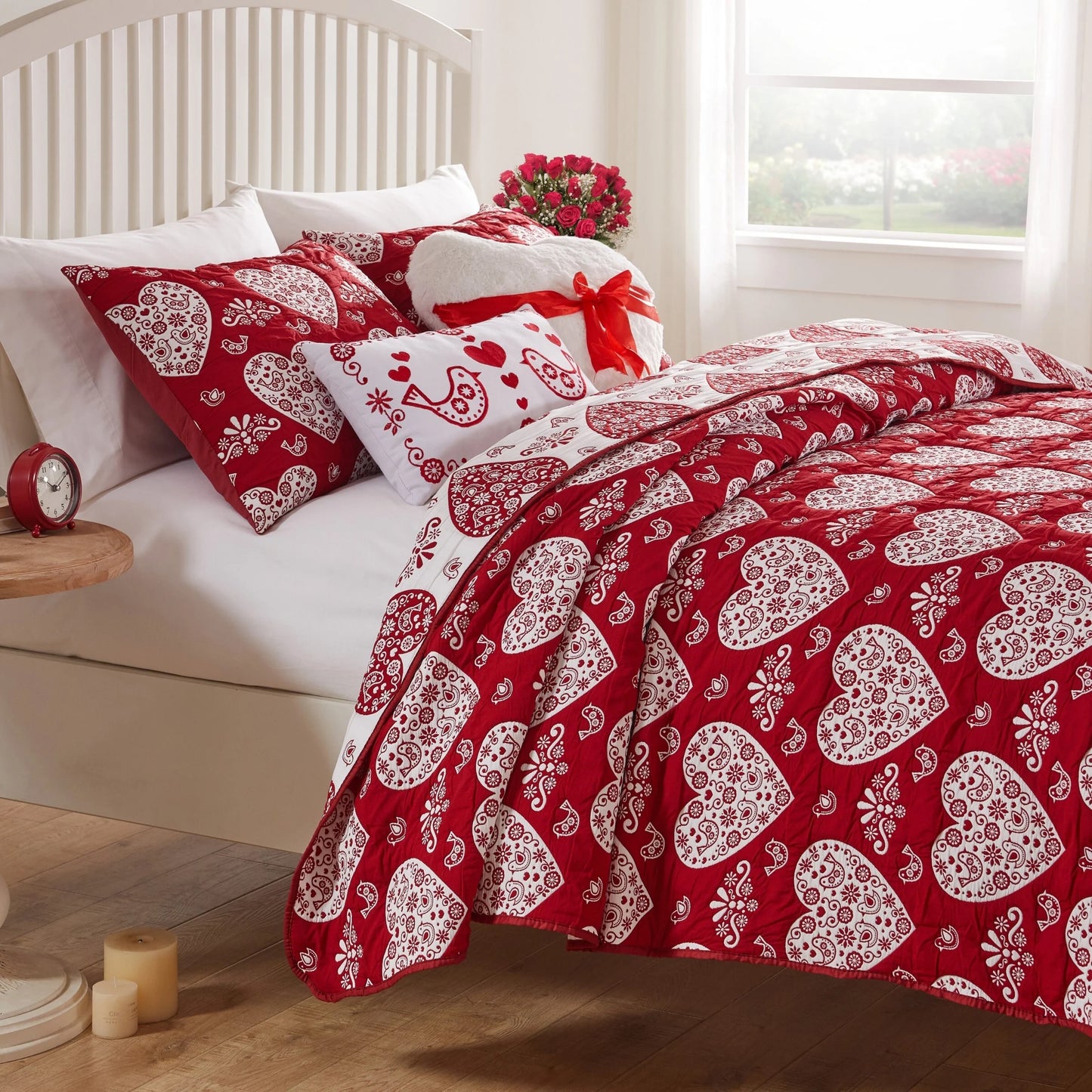 Greenland Home Novelty Holiday Reversible Matelassé Coverlet Set