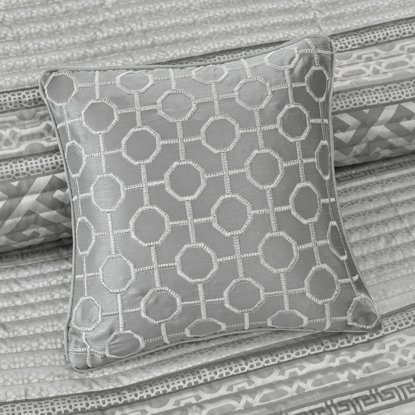Madison Park Christian 4 Piece Jacquard Quilt Set with Throw Pillow