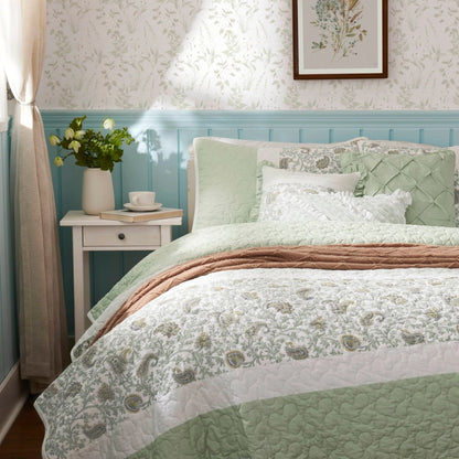 Madison Park Vanessa 6 Piece Cotton Percale Quilt Set with Throw Pillows