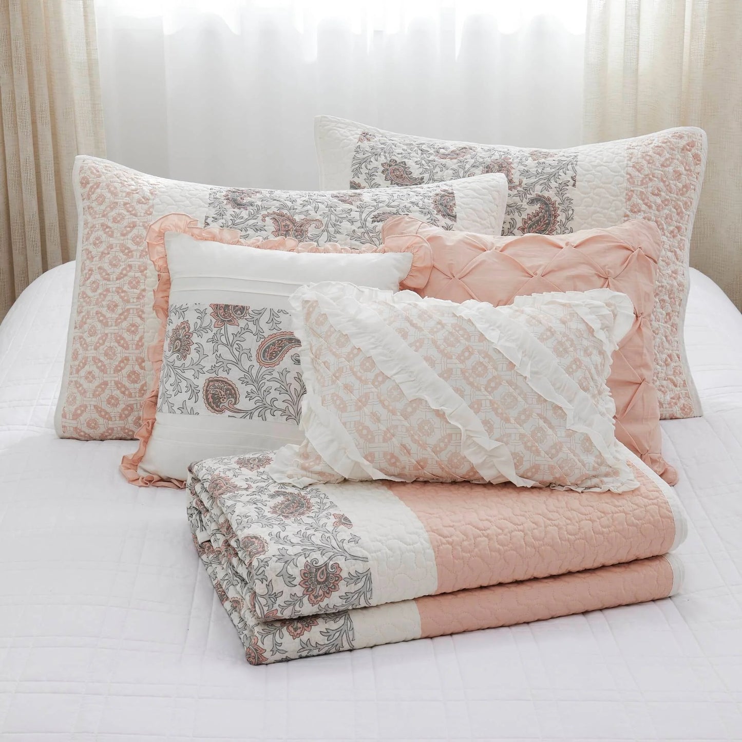 Madison Park Vanessa 6 Piece Cotton Percale Quilt Set with Throw Pillows