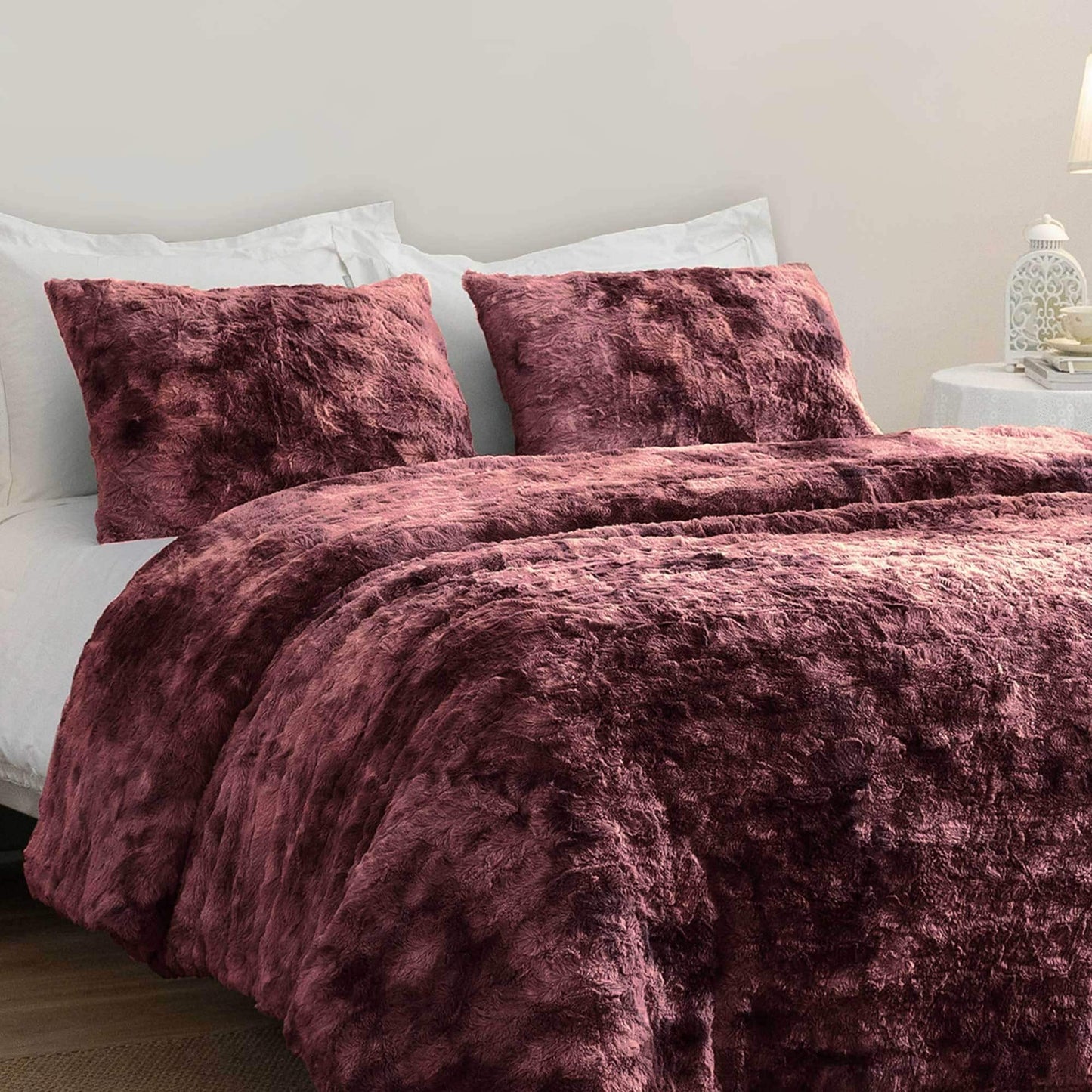 Wonderful Velvet 3 Piece Quilt Set