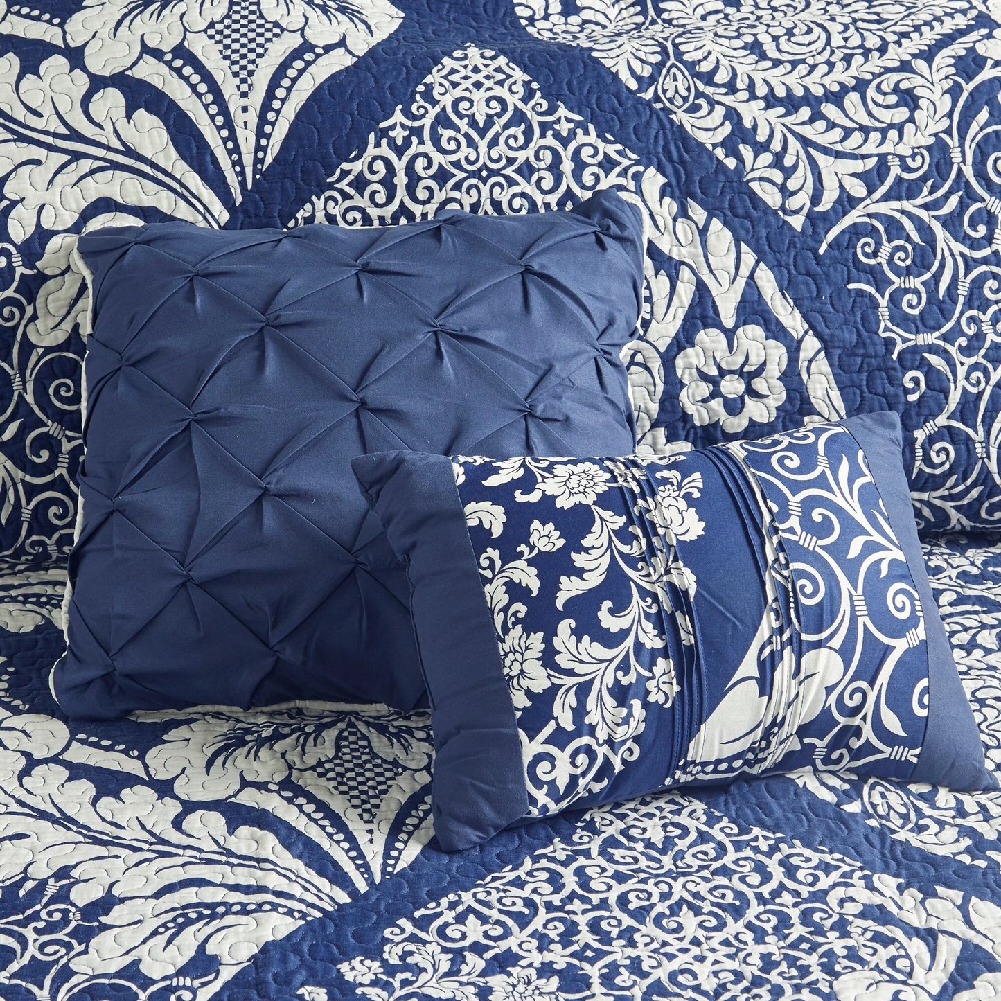 Madison Park Marcella 6 Piece Printed Cotton Quilt Set with Throw Pillows