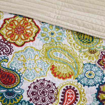 Intelligent Design Tamil Reversible Paisley Quilt Set with Throw Pillow